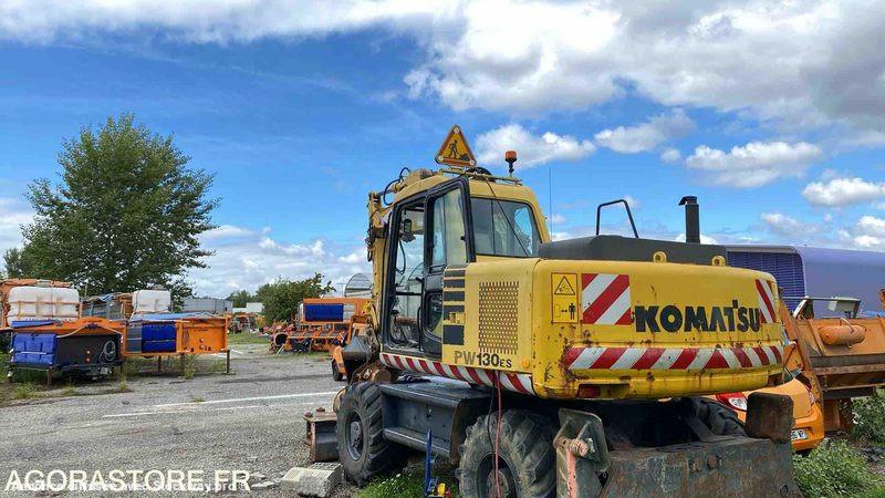 Komatsu 130ES 