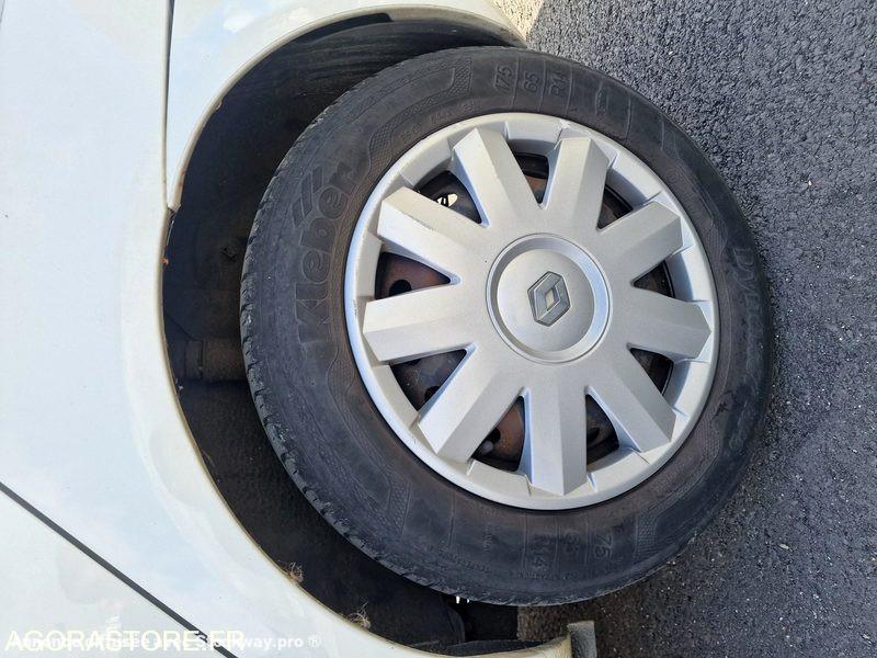 Photo Renault Clio  image 8/23