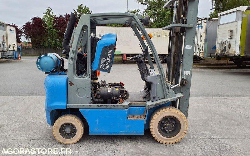 Photo Nissan UD02A25PQ - 3F550  image 30/41