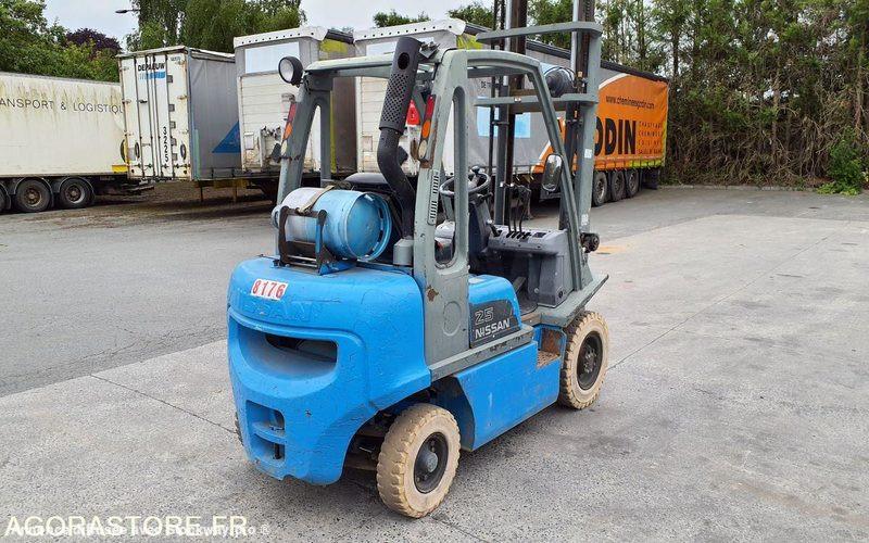 Photo Nissan UD02A25PQ - 3F550  image 35/41