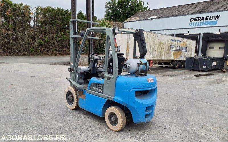 Photo Nissan UD02A25PQ - 3F550  image 9/41