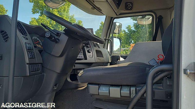 Photo Renault Premium PREMIUM image 9/33