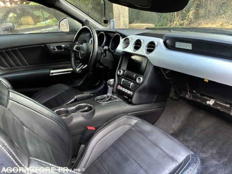 Photo Ford Mustang  image 6/6