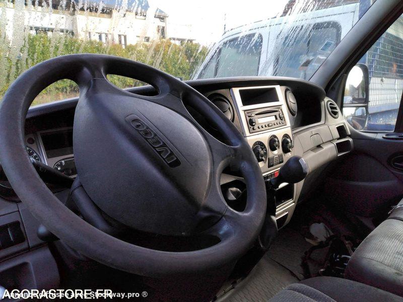 Photo Iveco 35C13  image 11/14