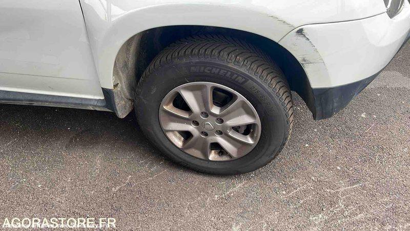 Photo Dacia DUSTER  image 16/33