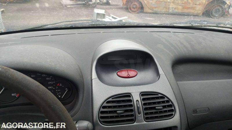 Photo Peugeot 206 206 image 12/15