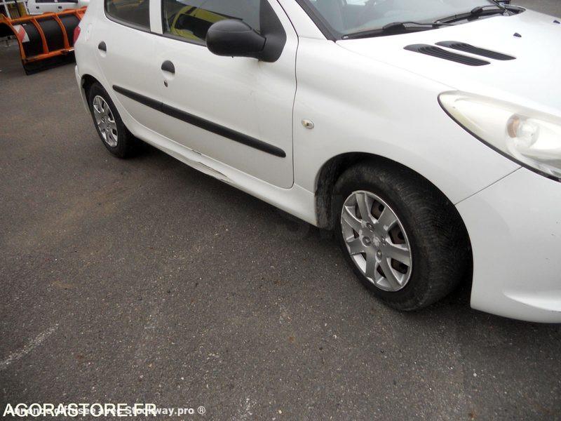 Photo Peugeot 206+  image 2/8