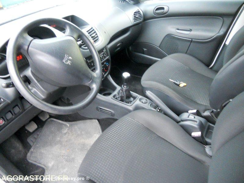 Photo Peugeot 206+  image 6/8