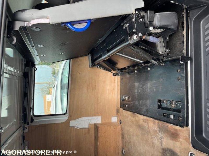 Photo Mercedes Vito  image 8/20