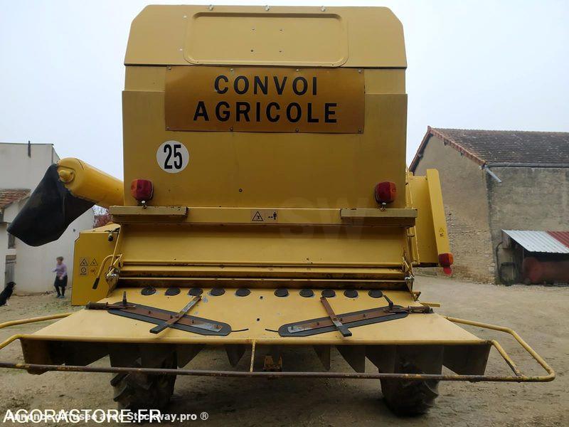 Photo New Holland TX68  image 3/9