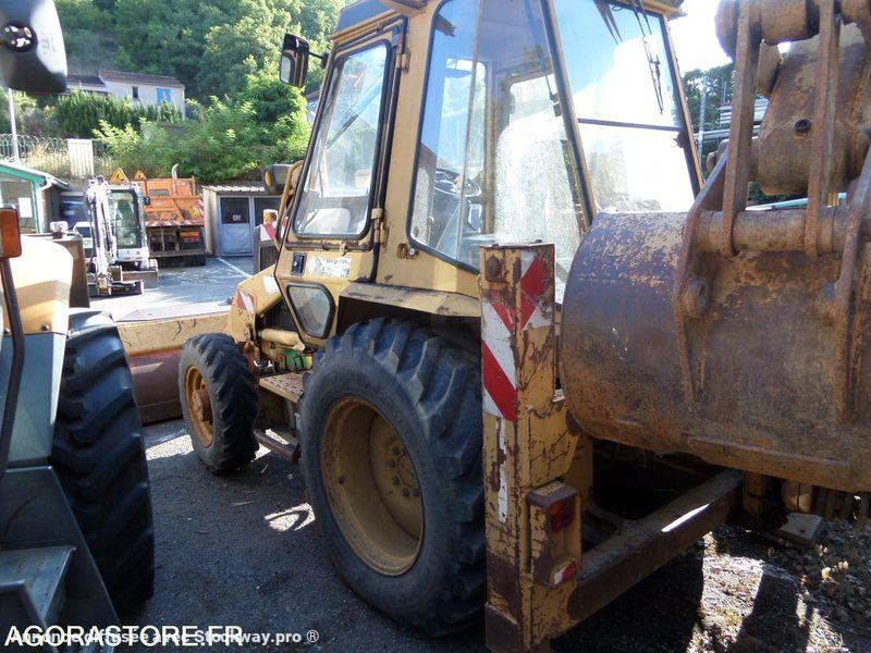 Photo Caterpillar 428 428 image 3/5