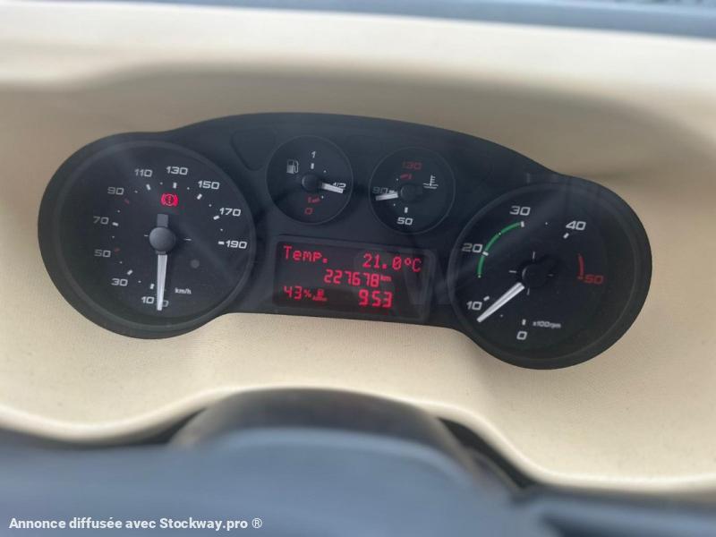 Photo Iveco Daily 70C CUBY 28+1+1 image 11/15