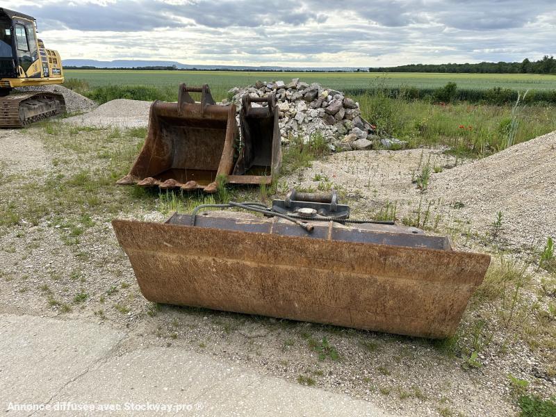 Photo Komatsu PC210LC i image 9/9