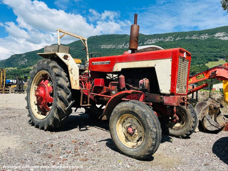 MAC CORMICK Tracteur agricole Rouge 634 