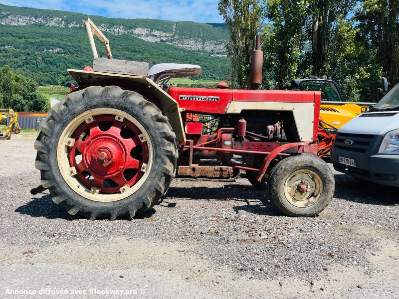 Photo MAC CORMICK Tracteur agricole Rouge 634  image 2/8