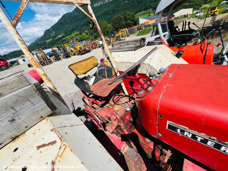 Photo MAC CORMICK Tracteur agricole Rouge 634  image 7/8