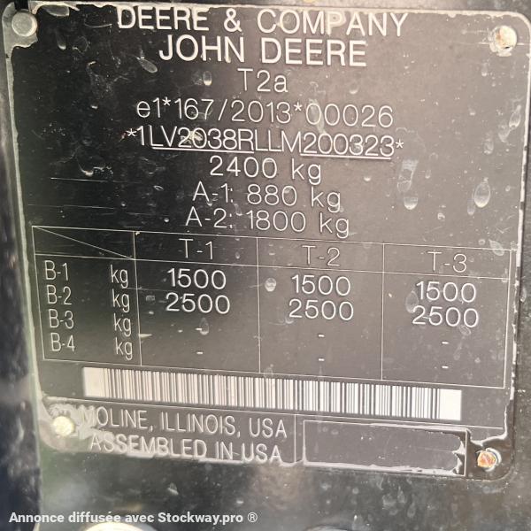Photo John Deere 2038R avec plateau de coupe et bas de ramassage  image 17/18