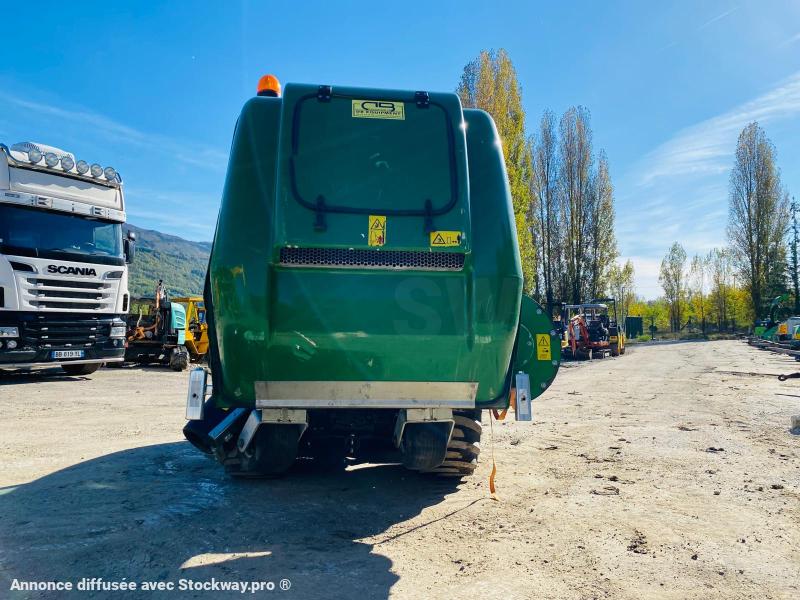 Photo John Deere 2038R avec plateau de coupe et bas de ramassage  image 4/18