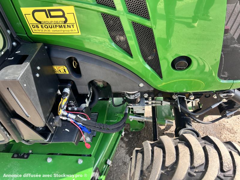 Photo John Deere 2038R avec plateau de coupe et bas de ramassage  image 9/18