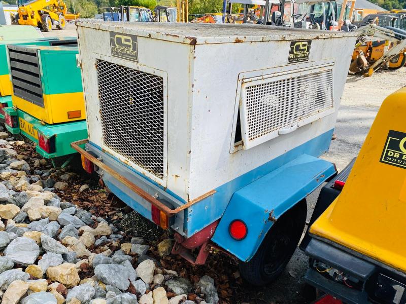 Matériel de chantier Compresseur Gris (NET DE TVA)
