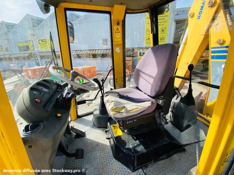 Photo KOMATSU Tractopelle WB70 (NET DE TVA)  image 8/14