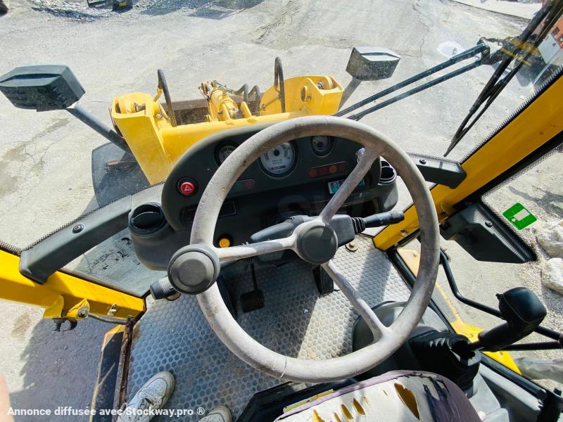 Photo KOMATSU Tractopelle WB70 (NET DE TVA)  image 9/14