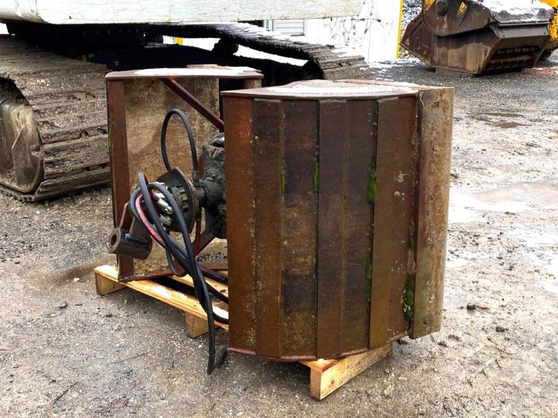 Équipements TP ROZZI R74F400 Benne preneuse avec rotor