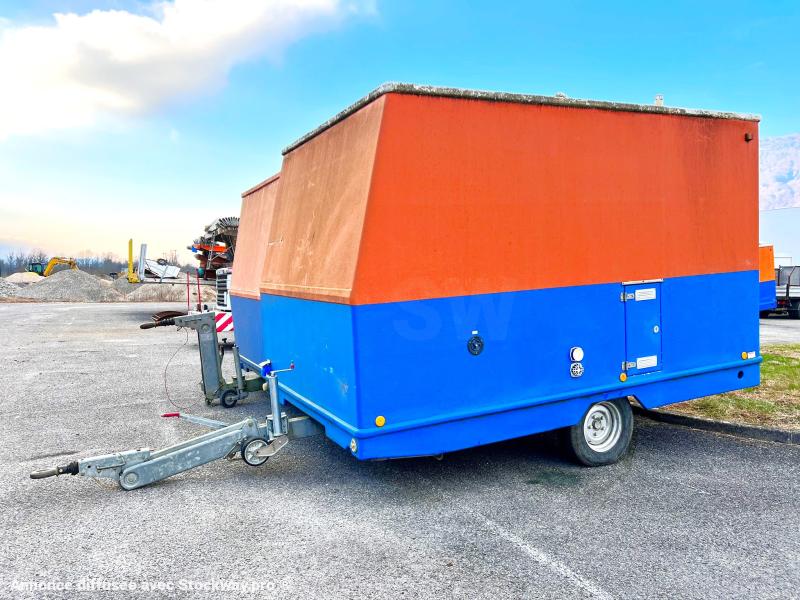 Photo REMORQUE BASE VIE CABANE DE CHANTIER  image 1/18