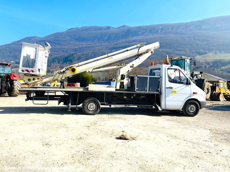 Photo MERCEDES CAMION NACELLE Sprinter 208 D 30N (NET DE TVA)  image 5/20