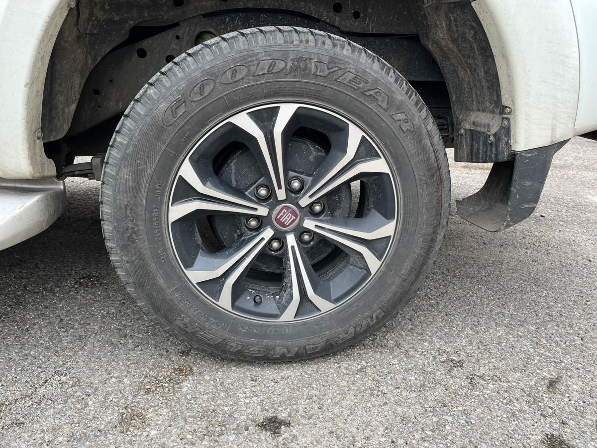 Voiture FIAT Véhicule utilitaire Pickup FULLBACK 4X4