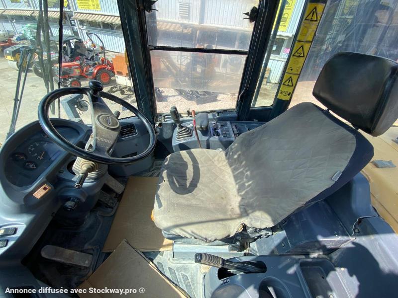 Photo Komatsu WA250-5H Chargeuse à pneus image 10/16