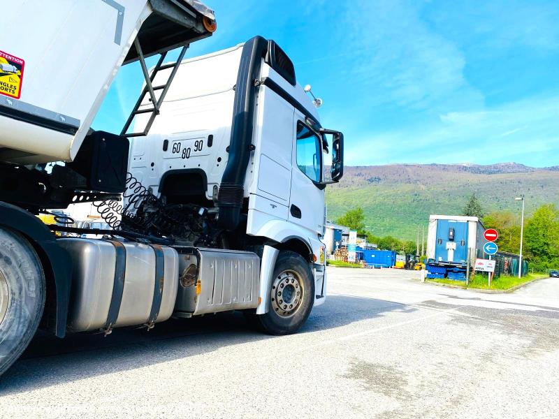 Photo MERCEDES Tracteur routier ACTROS 1851 4X2 avec KIT HYDRAULIQUE  image 8/15