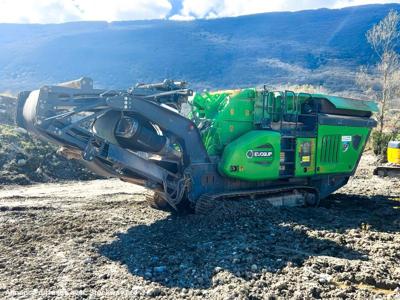 Photo TEREX EVOQUIP COBRA 290R CONCASSEUR MOBILE A CHENILLE  image 4/14