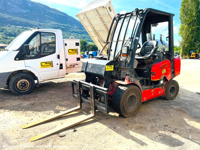 Photo JCB Chariot télescopique à gaz 20D TELETRUCK  image 3/8