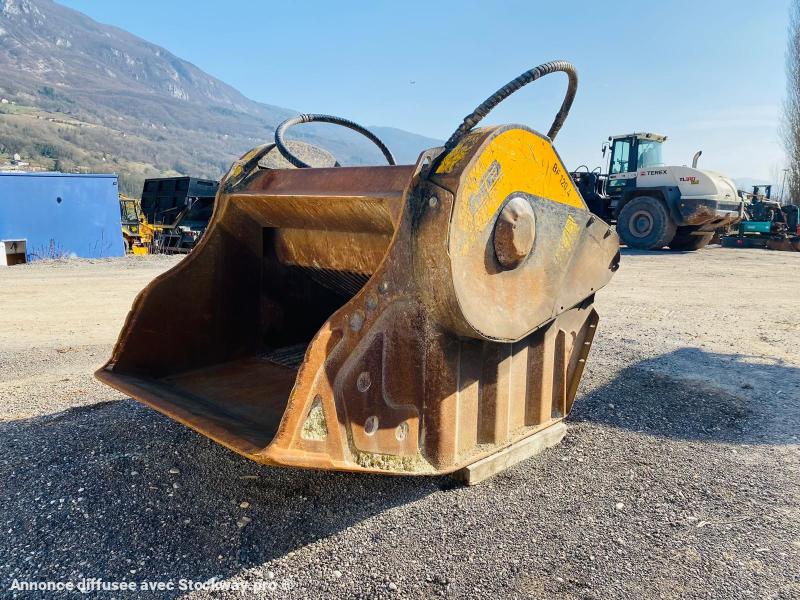 MB BF120.4 S4 Godet concasseur pour pelle de 30T à 45T 