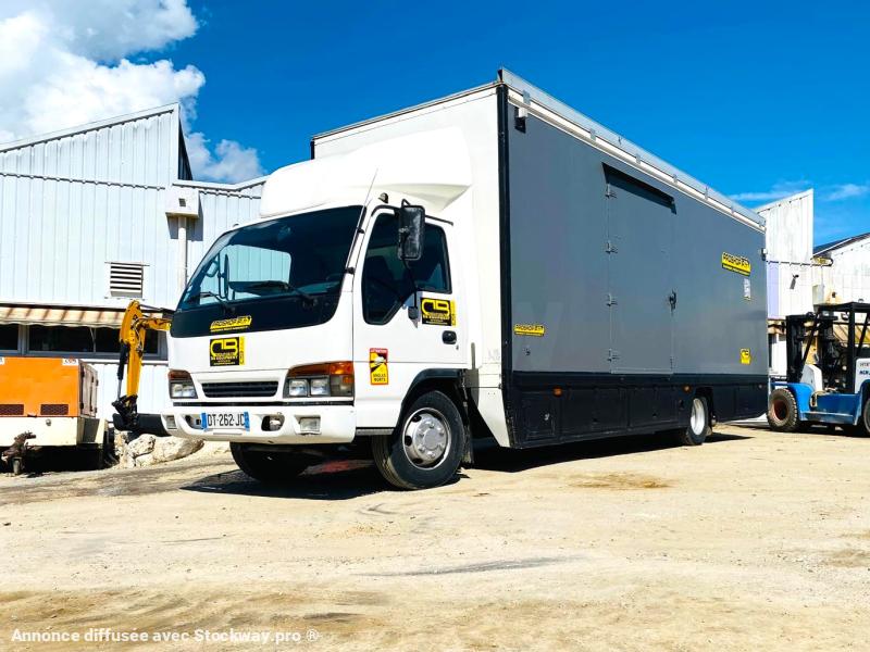 Photo ISUZU Camion SÉRIE N AVEC 2 STRUCTURES CHAPITEAUX  image 1/23