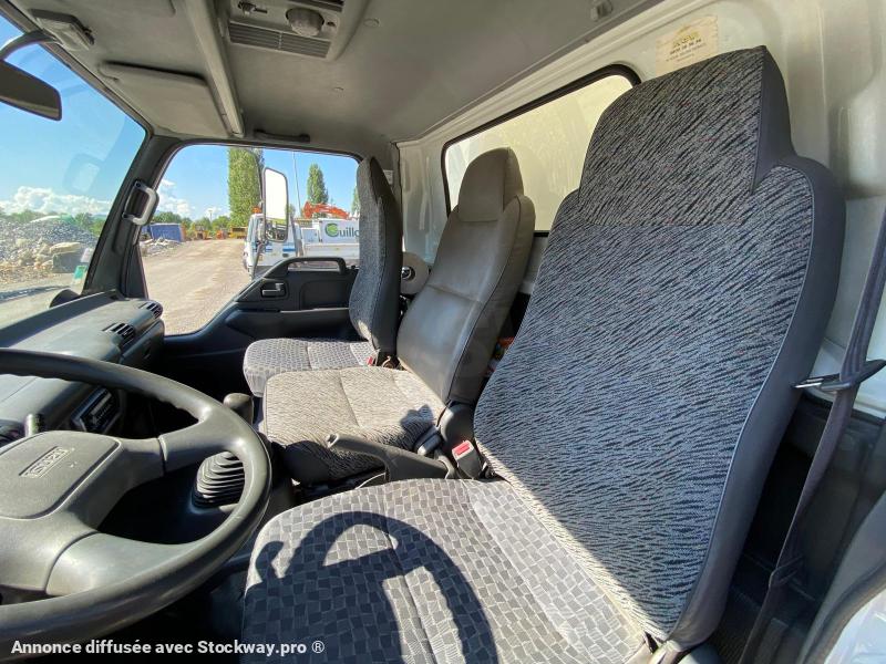 Photo ISUZU Camion SÉRIE N AVEC 2 STRUCTURES CHAPITEAUX  image 15/23