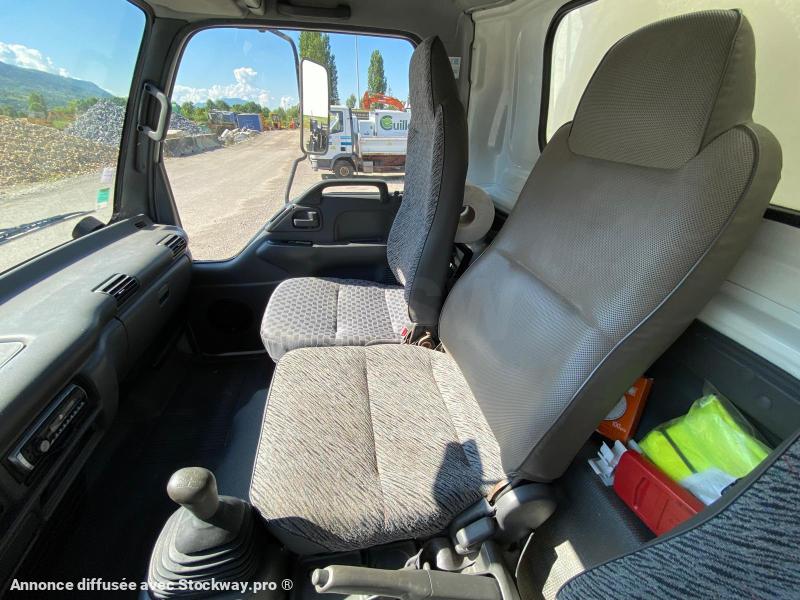 Photo ISUZU Camion SÉRIE N AVEC 2 STRUCTURES CHAPITEAUX  image 16/23