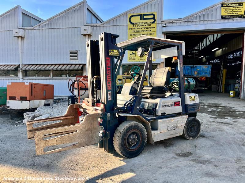 KOMATSU Chariot élévateur à gaz FG25T-11E (AVEC PINCE) 