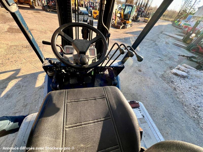 Photo KOMATSU Chariot élévateur à gaz FG25T-11E (AVEC PINCE)  image 6/9