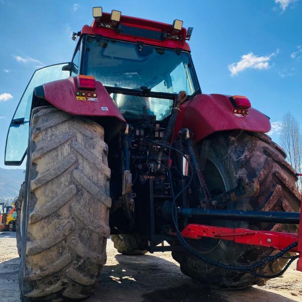 Tracteur agricole CASE IH CVX 150