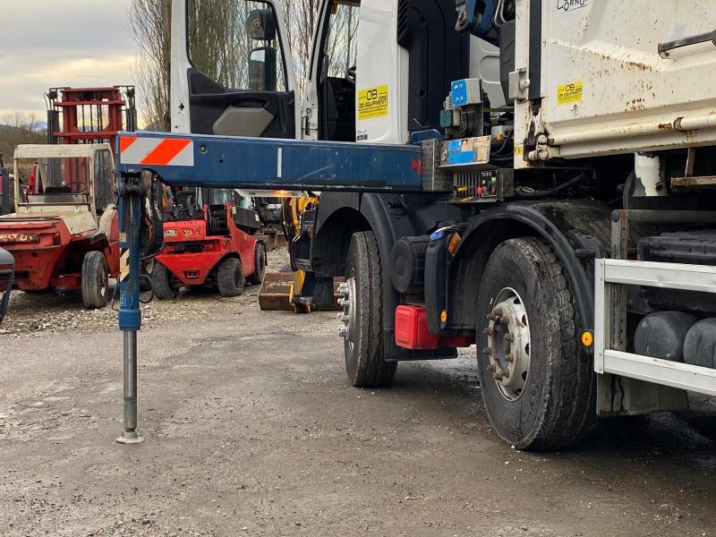 Camion RENAULT KERAX 8x4 520 BIBENNE CIF GRUE CORMACH