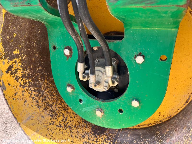 Photo Ammann COMPACTEUR AV26-2 ROULEAU TANDEM VIBRANT ARTICULÉ  image 17/18