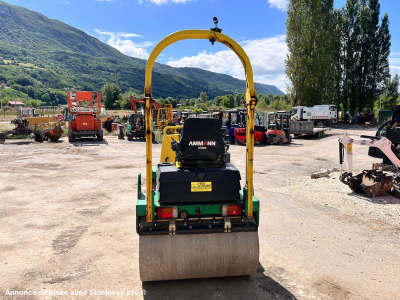 Photo Ammann COMPACTEUR AV26-2 ROULEAU TANDEM VIBRANT ARTICULÉ  image 2/18