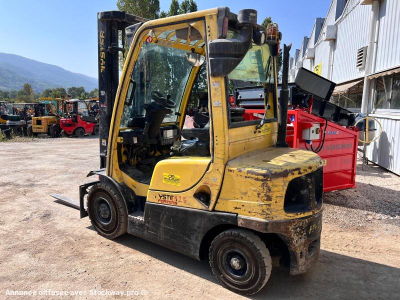 Photo Hyster H2.5FT CHARIOT ELEVATEUR DIESEL 2,5T / 5,5m (NET DE TVA) image 2/15