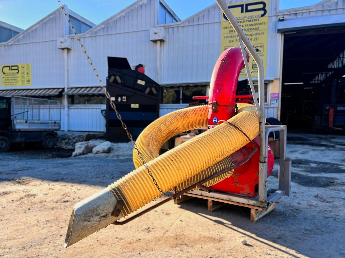 ASPIRATEUR A FEUILLE MOTORISÉ SUR BERCE (NET TVA)