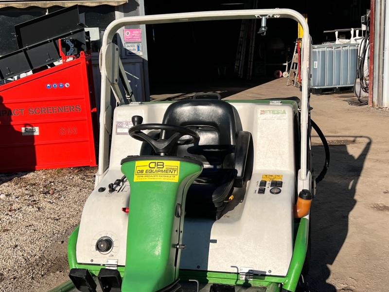Entretien des espaces verts ETESIA HYDRO 124D Tondeuse autoportée 124cm
