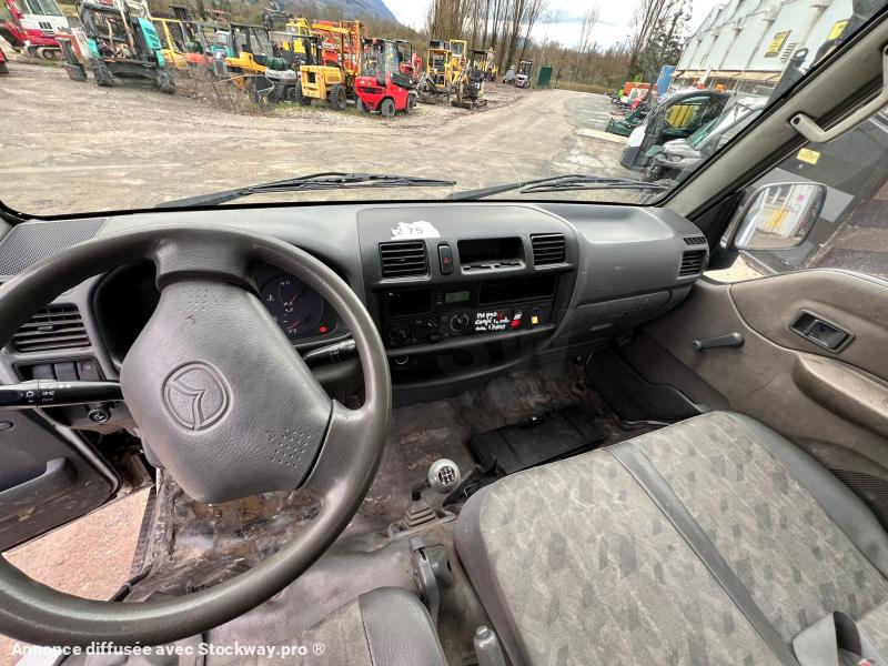 Photo Mazda Bongo Fourgon Nacelle 14,5m image 13/19