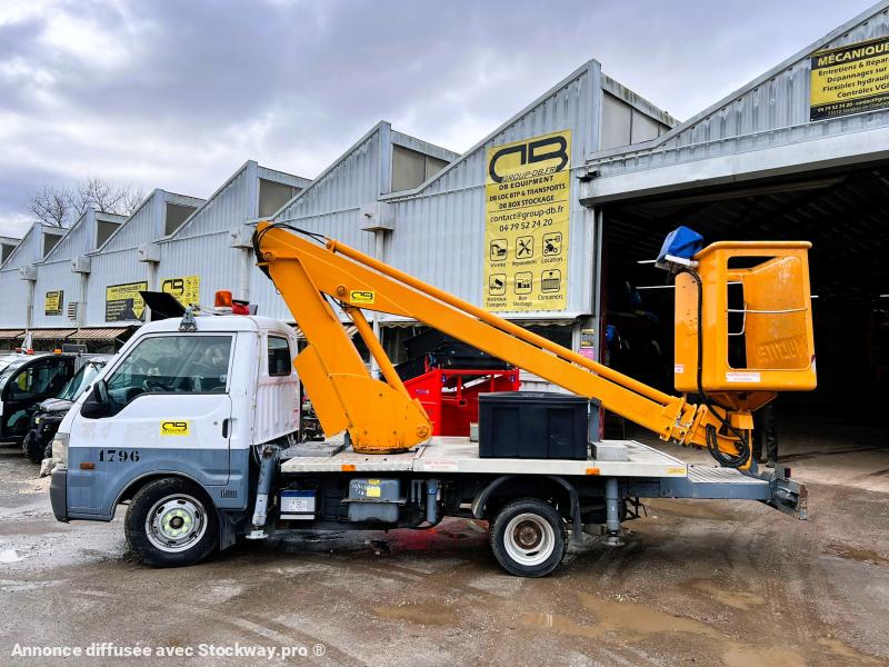 Photo Mazda Bongo Fourgon Nacelle 14,5m image 2/19