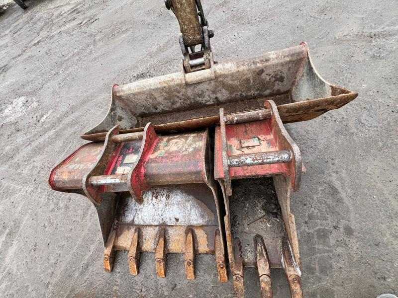 Pelle Takeuchi TB280FR pelle à chenille 8T